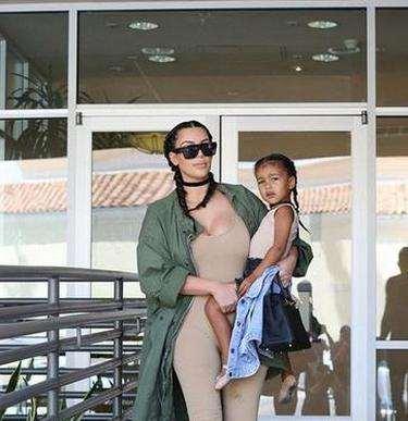 明星妈妈母乳视频,温馨育儿瞬间大盘点